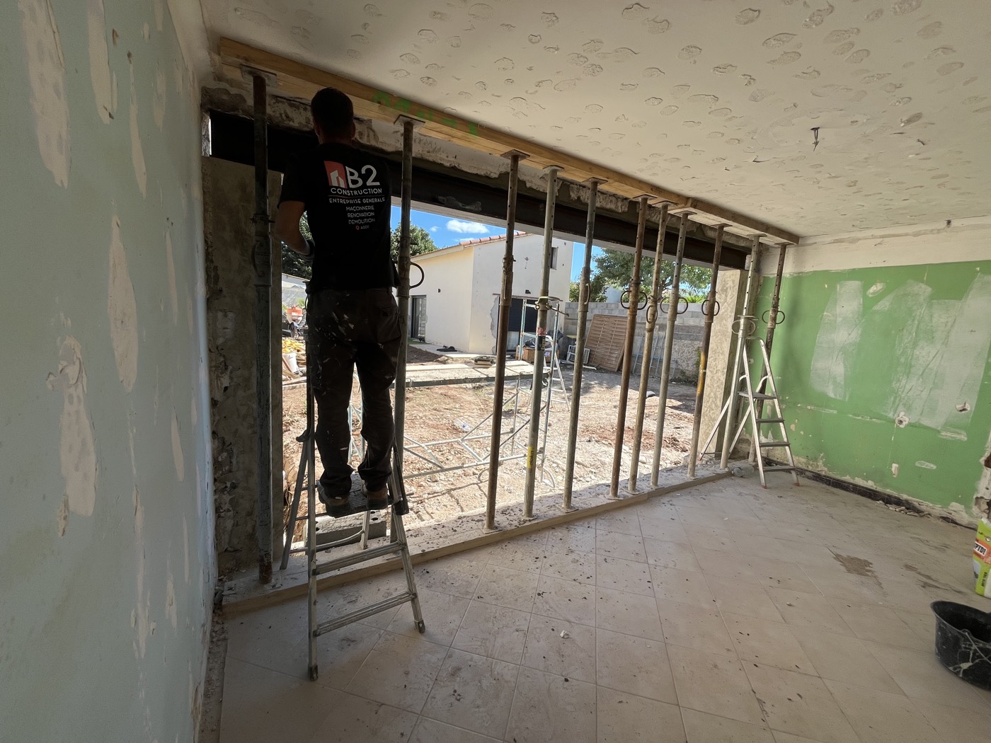 Ouverture d’un mur porteur avec étaiement et pose d’une poutre métallique
